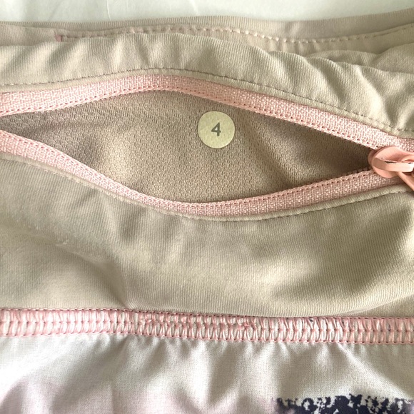 lululemon Shorts Size 4 - Picture 5 of 10